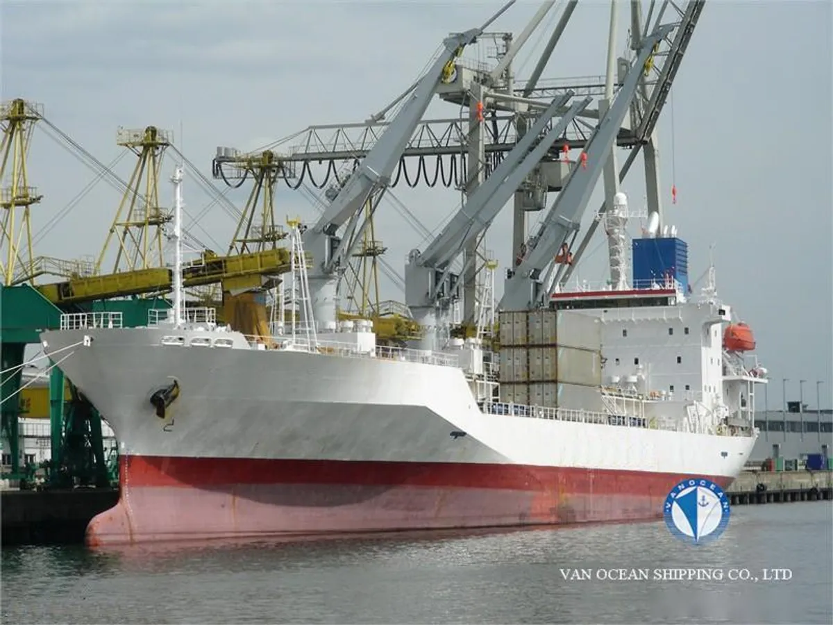 Nave refrigerata in vendita
