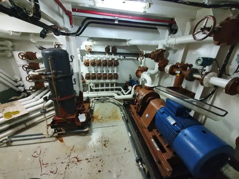 Nave refrigerata in vendita