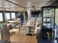 Nave ristorante in vendita