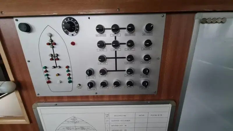 Nave di supporto in vendita