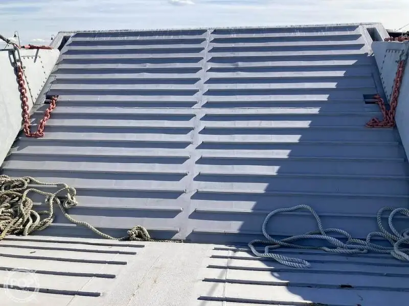 Nave da sbarco, con serbatoi in vendita