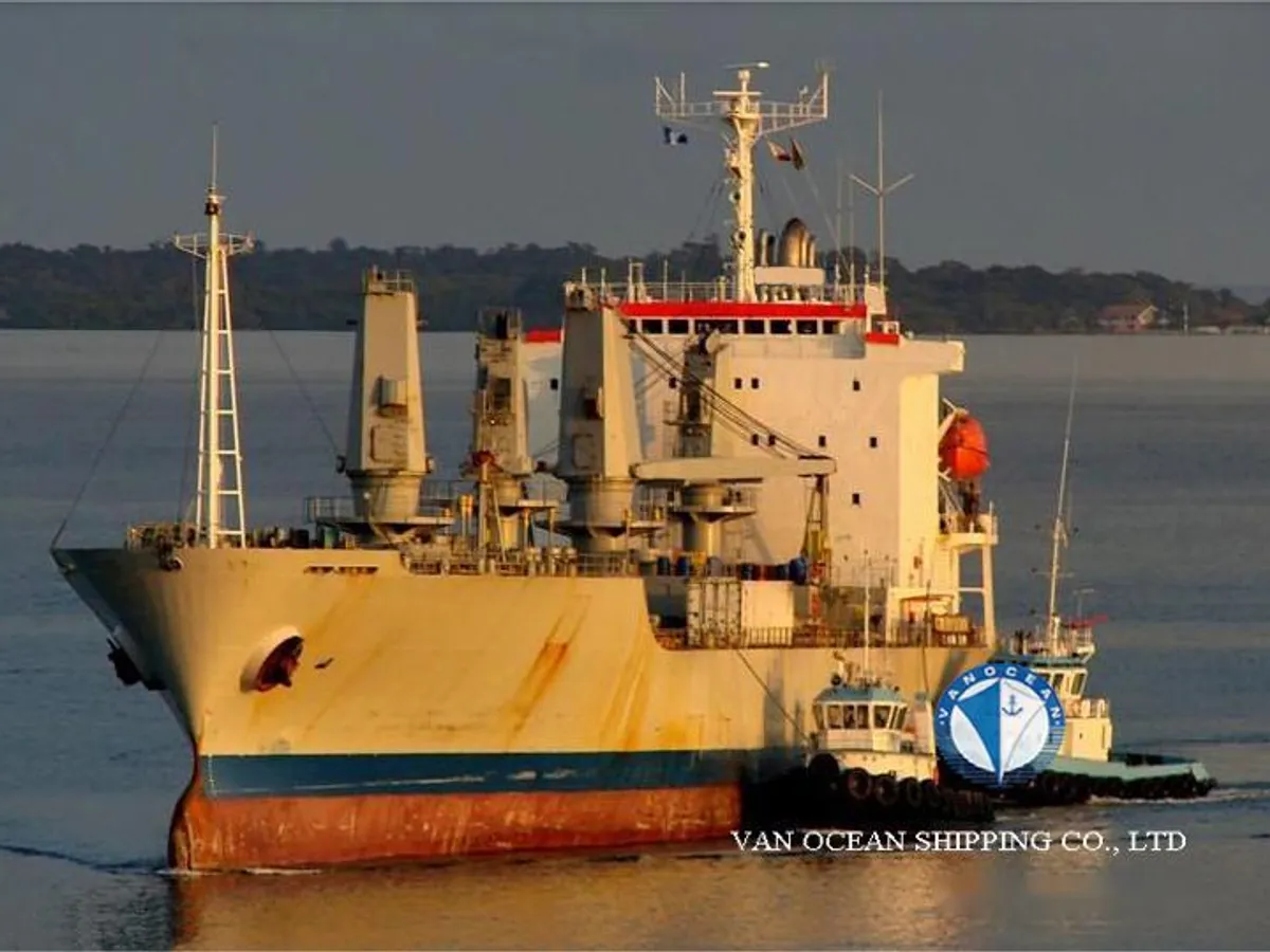 Nave refrigerata in vendita