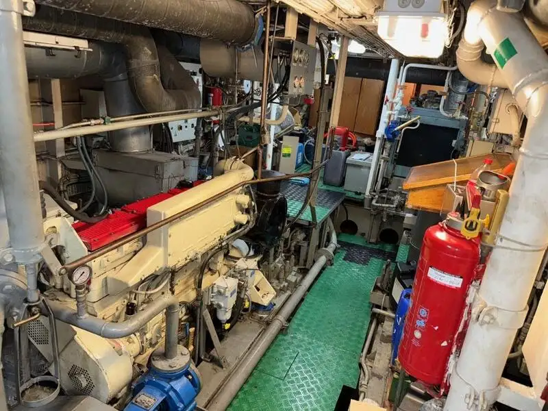 Nave di supporto in vendita