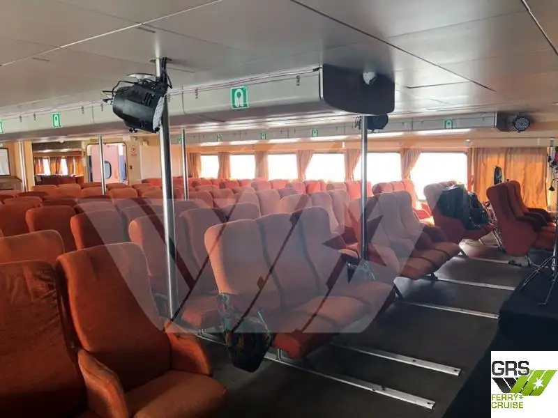 Nave passeggeri in vendita