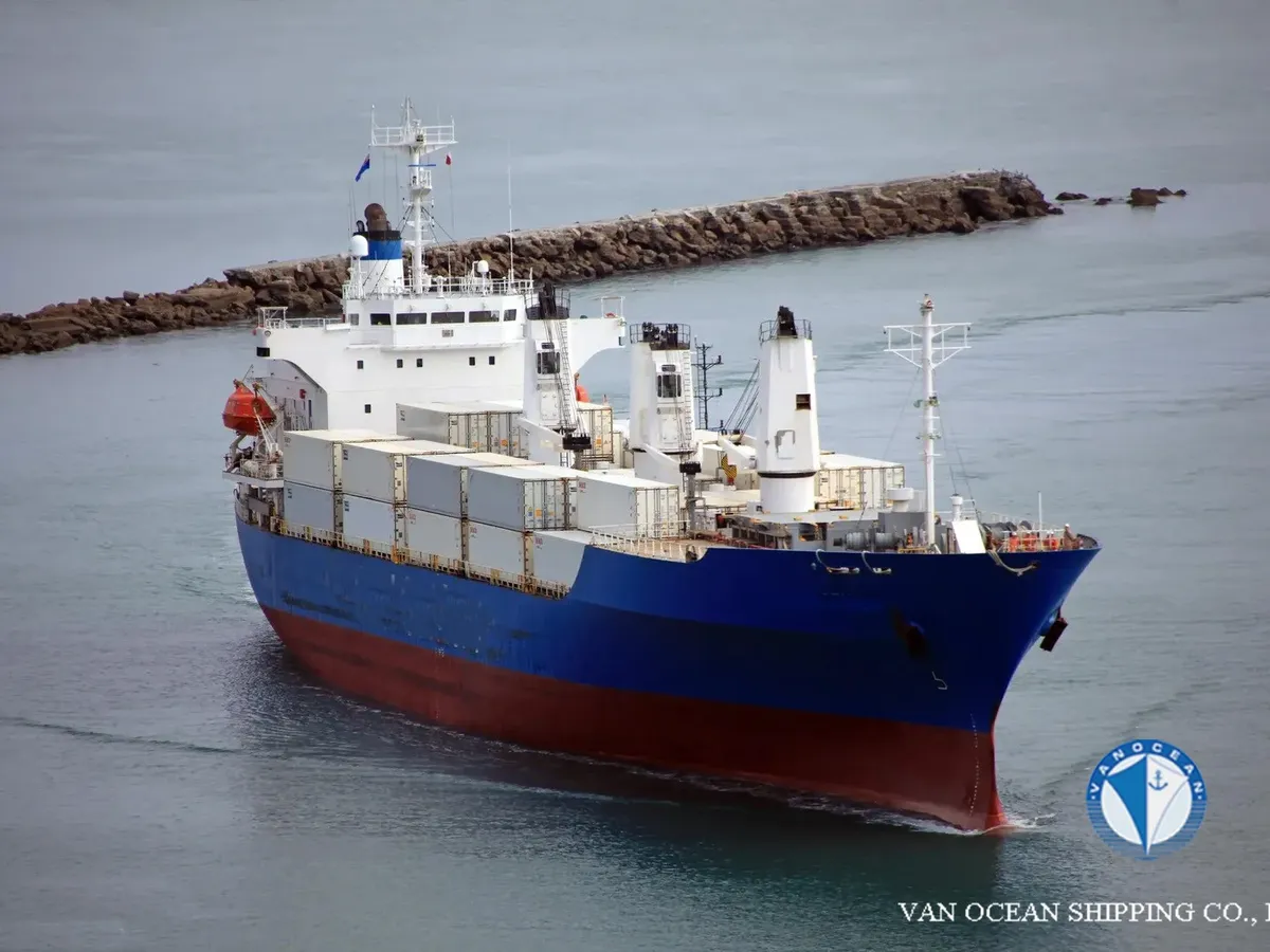 Nave refrigerata in vendita