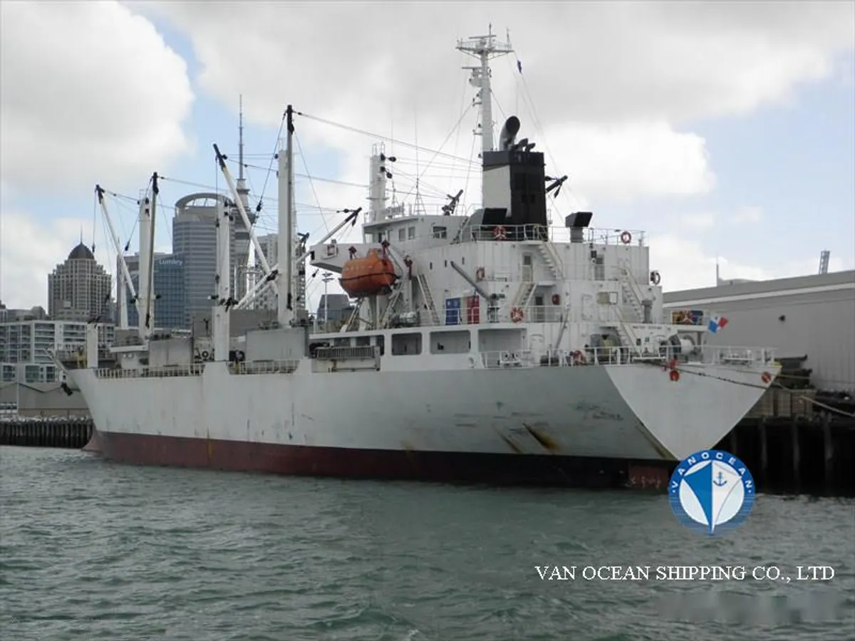 Nave refrigerata in vendita