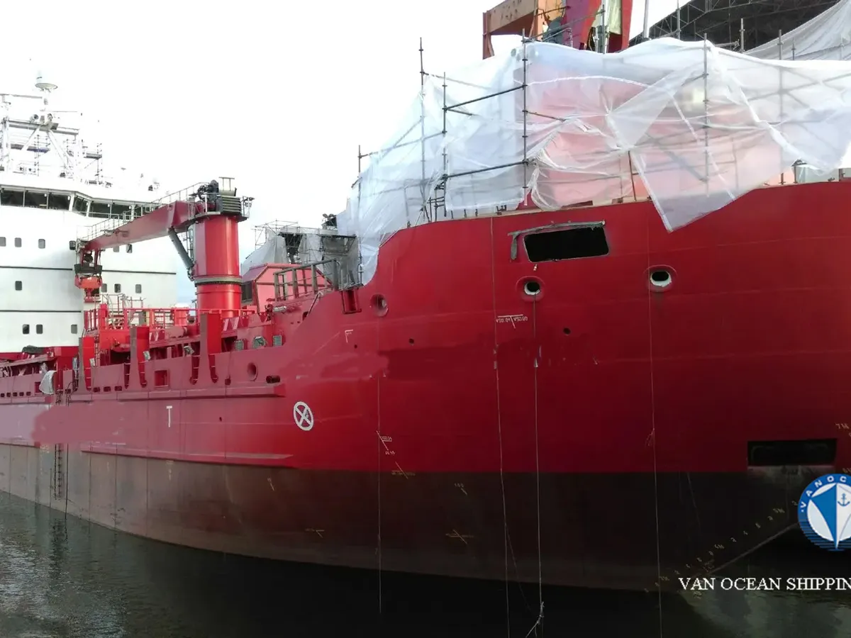 Nave refrigerata in vendita