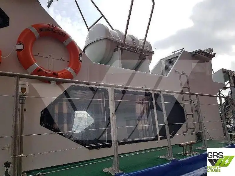 Chiatta adibita ad alloggio in vendita