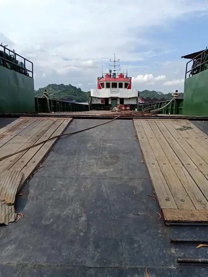 Nave da sbarco, con serbatoi in vendita