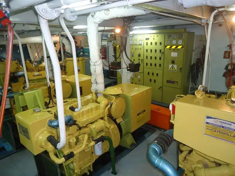 Nave da sbarco, con serbatoi in vendita