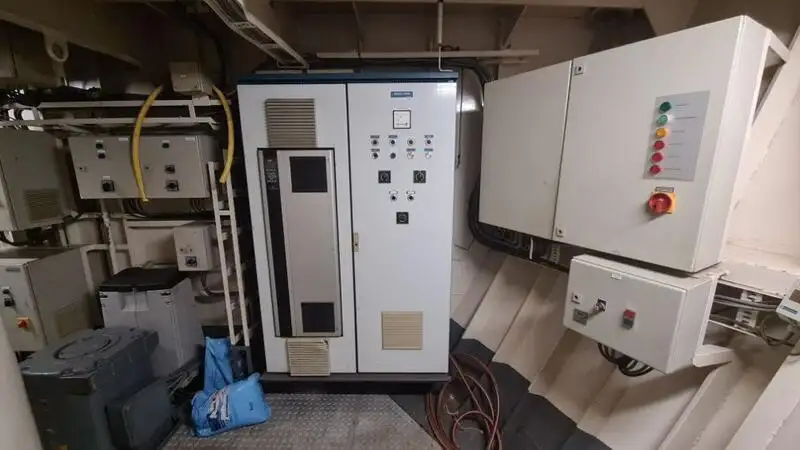 Nave di supporto in vendita