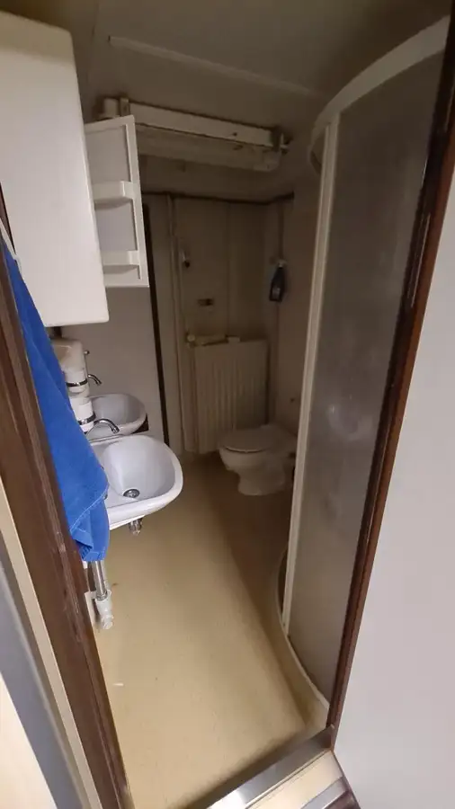 Nave di supporto in vendita