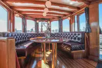 Nave ristorante in vendita
