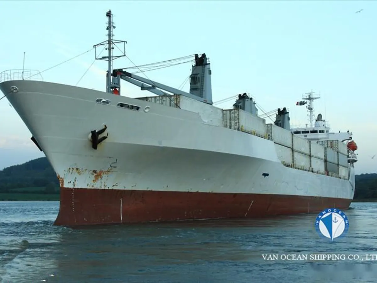 Nave refrigerata in vendita