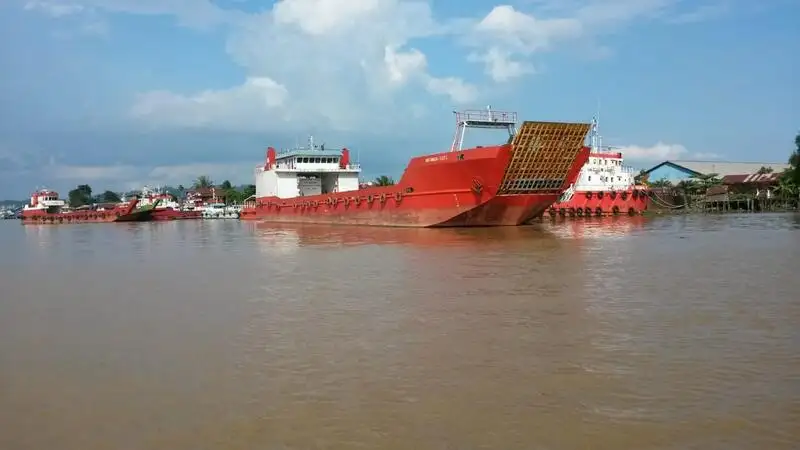 Nave da sbarco, con serbatoi in vendita