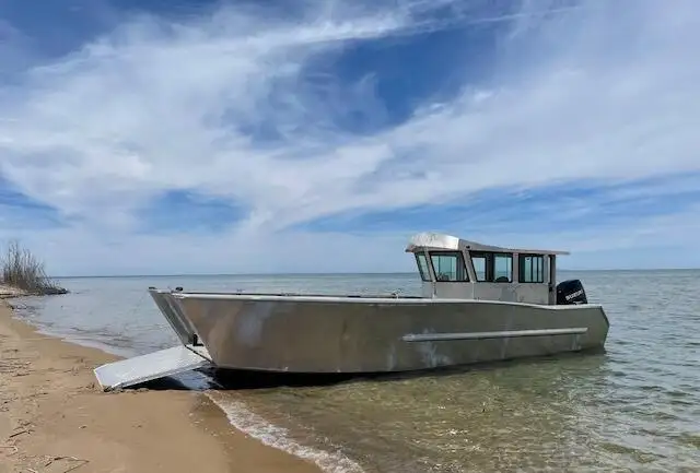 Nave da sbarco, con serbatoi in vendita