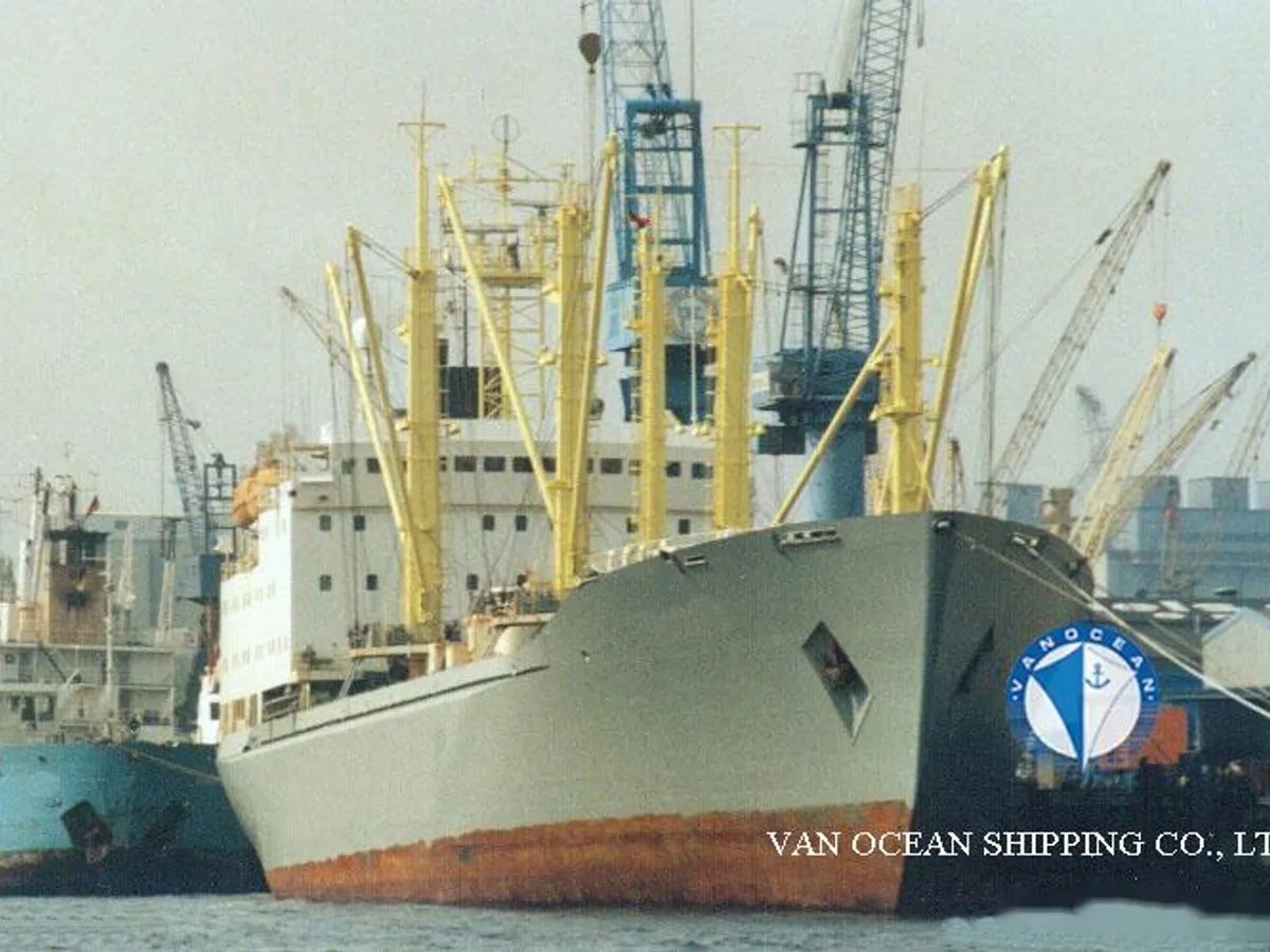 Nave refrigerata in vendita