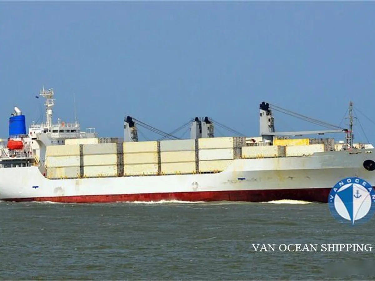 Nave refrigerata in vendita