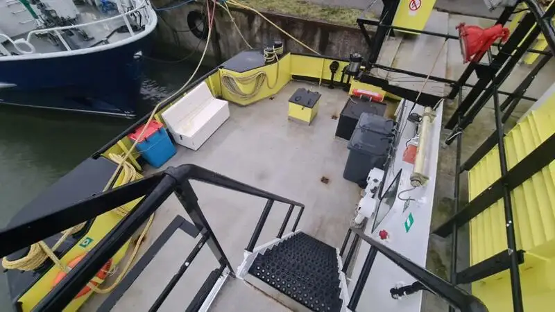 Nave di supporto in vendita