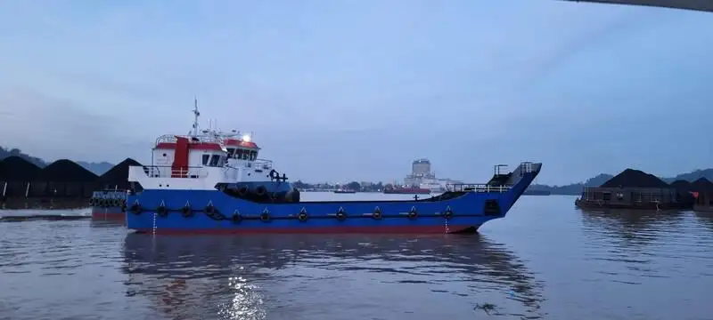 Nave da sbarco, con serbatoi in vendita