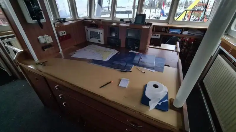 Nave di supporto in vendita