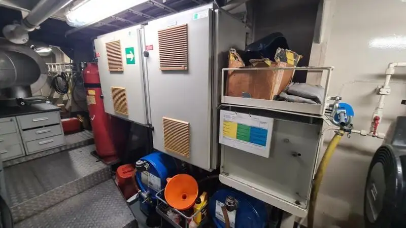 Nave di supporto in vendita