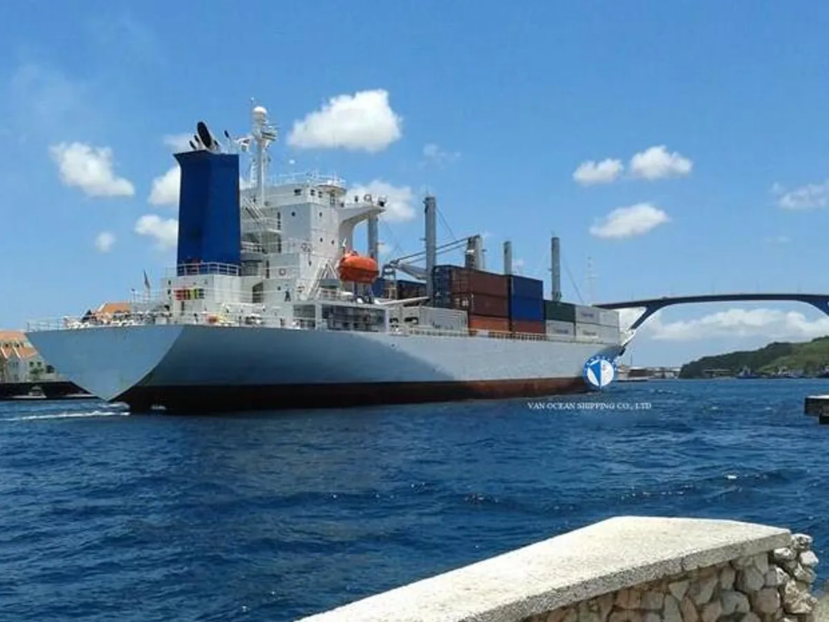 Nave refrigerata in vendita