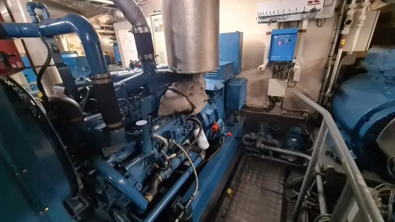 Nave di supporto in vendita