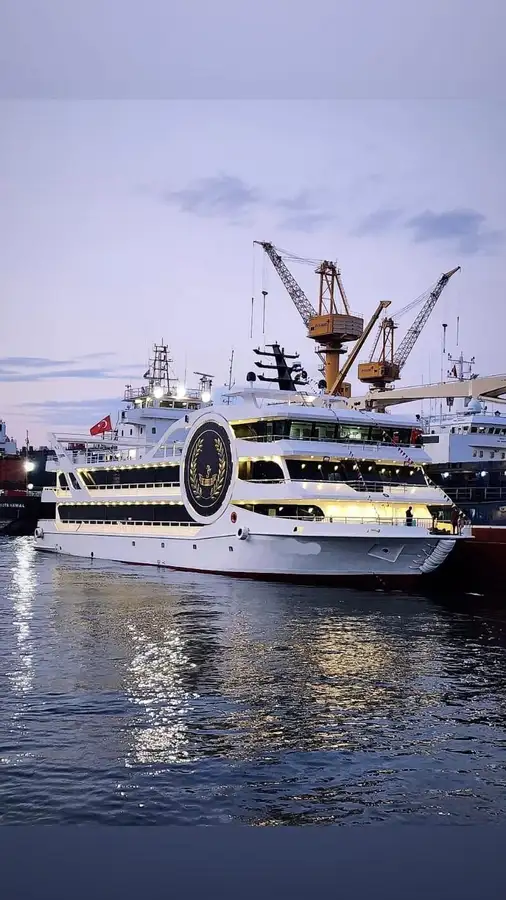 Nave passeggeri in vendita