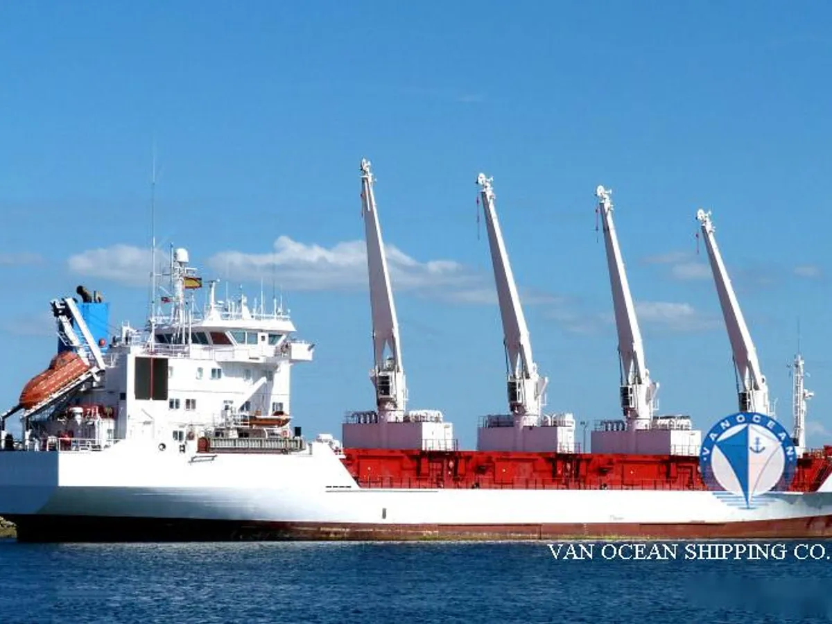 Nave refrigerata in vendita