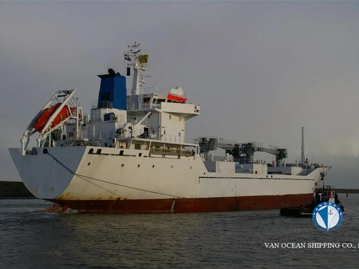 Nave refrigerata in vendita