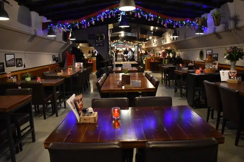 Nave ristorante in vendita