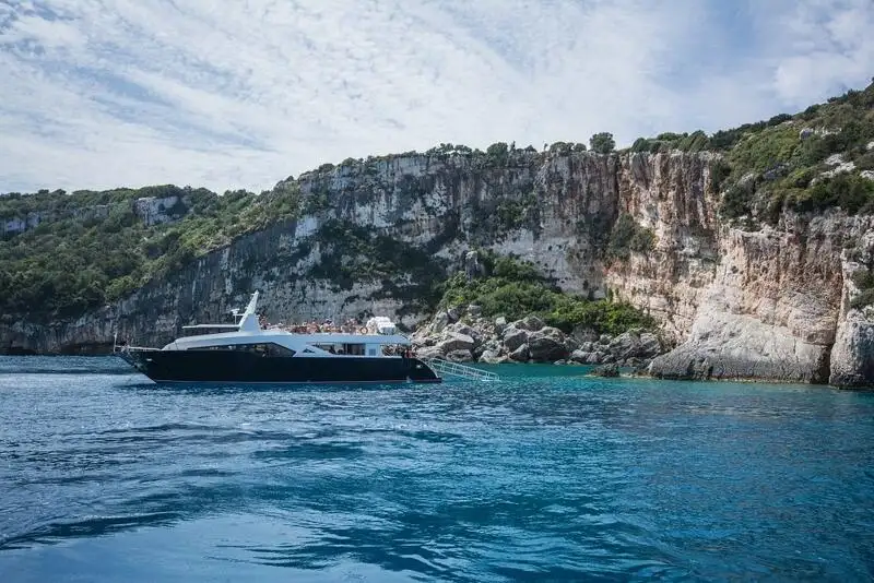 Nave passeggeri in vendita