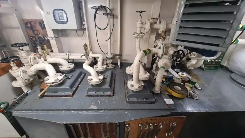 Nave di supporto in vendita