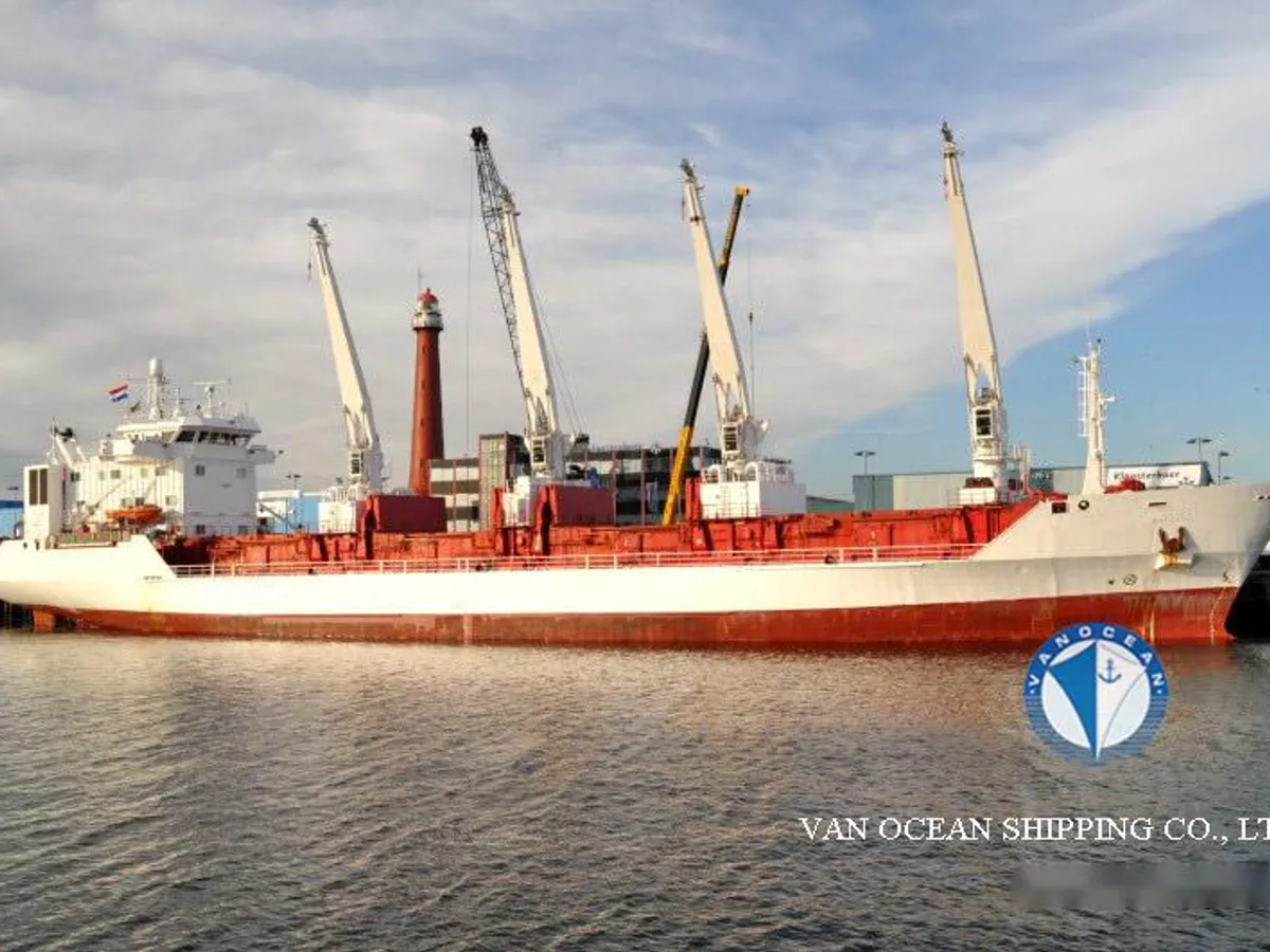 Nave refrigerata in vendita