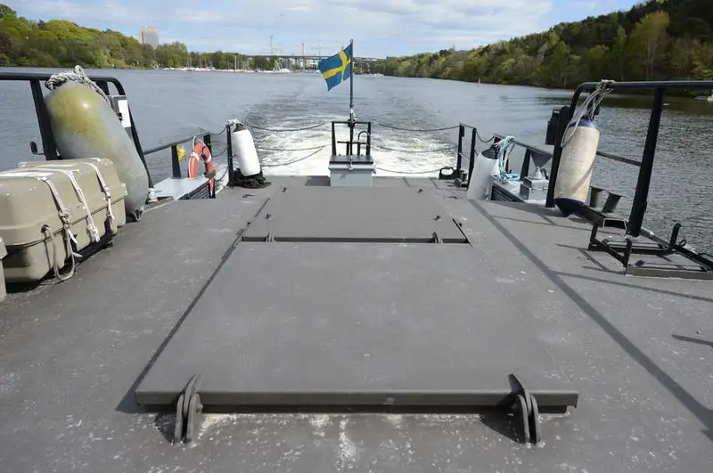 Navi militari in vendita