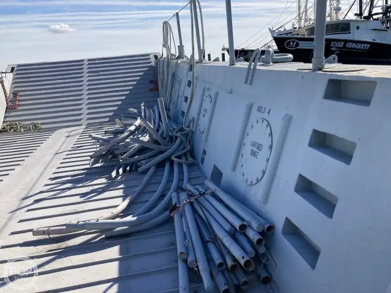Nave da sbarco, con serbatoi in vendita