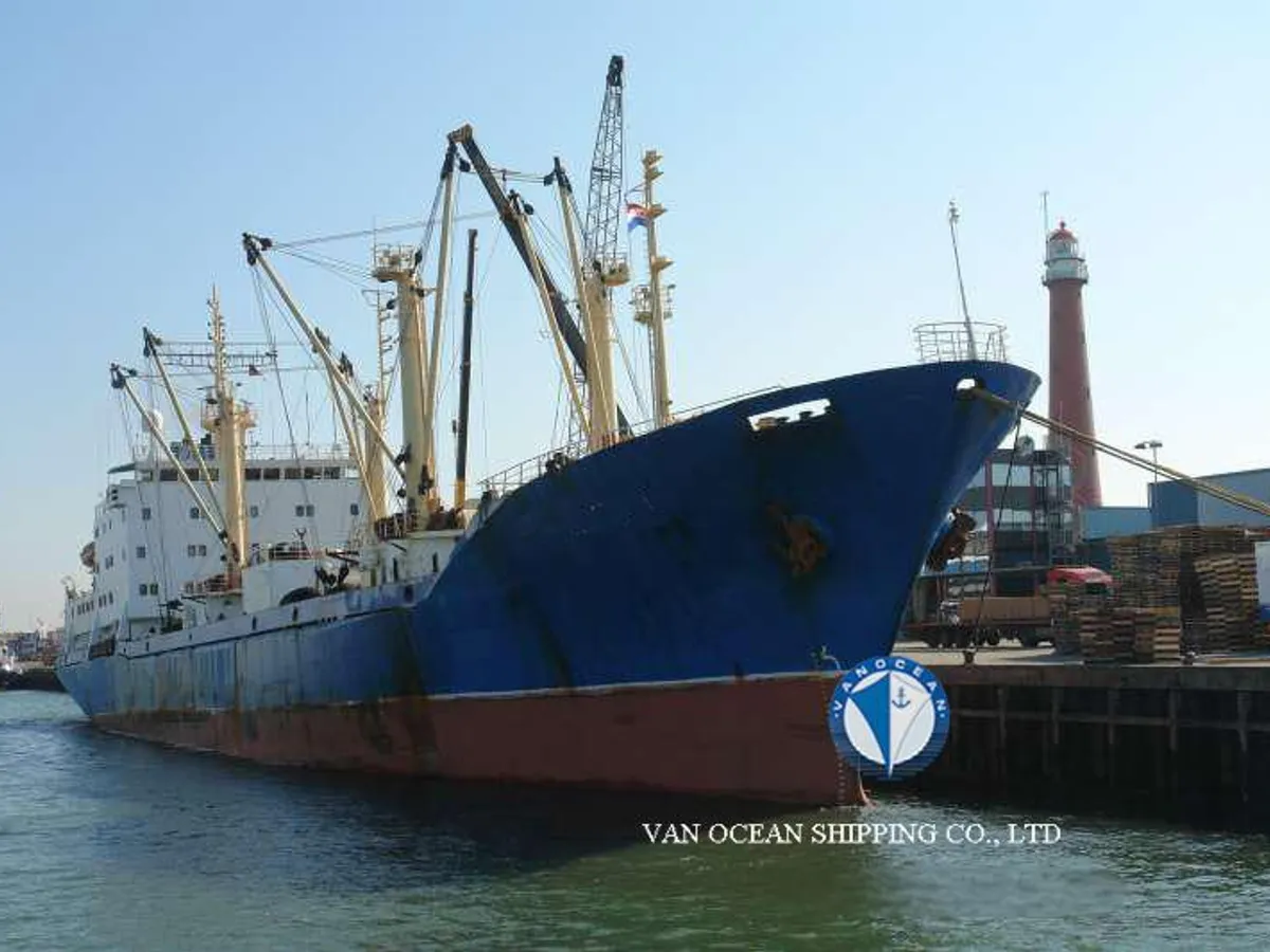 Nave refrigerata in vendita