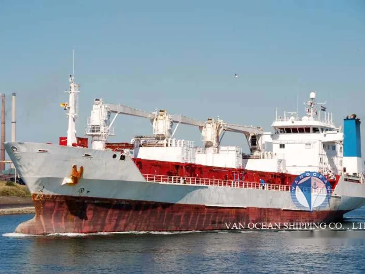 Nave refrigerata in vendita