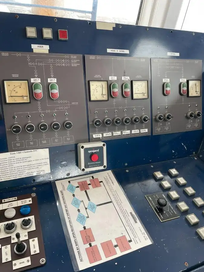 Nave di supporto in vendita