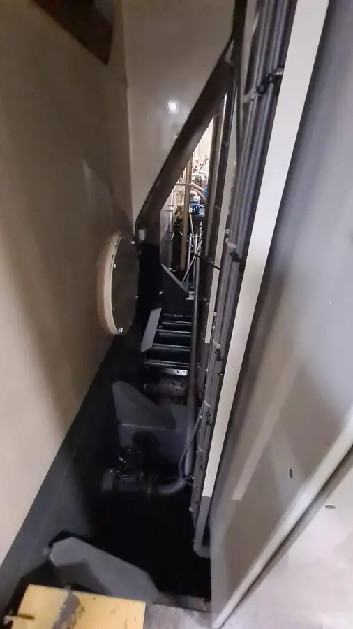 Nave di supporto in vendita