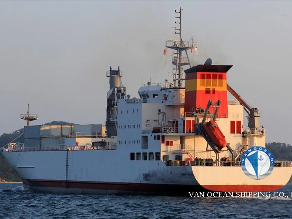 Nave refrigerata in vendita