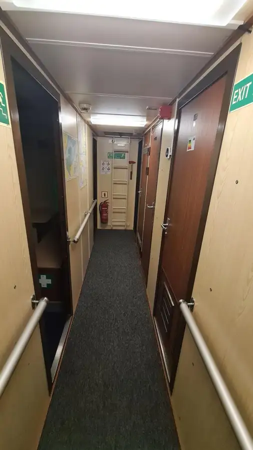 Nave di supporto in vendita