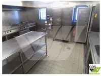 Chiatta adibita ad alloggio in vendita