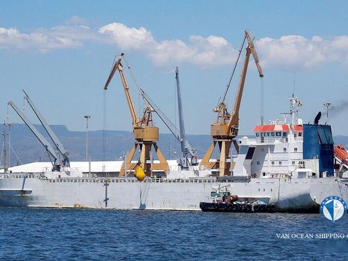 Nave refrigerata in vendita