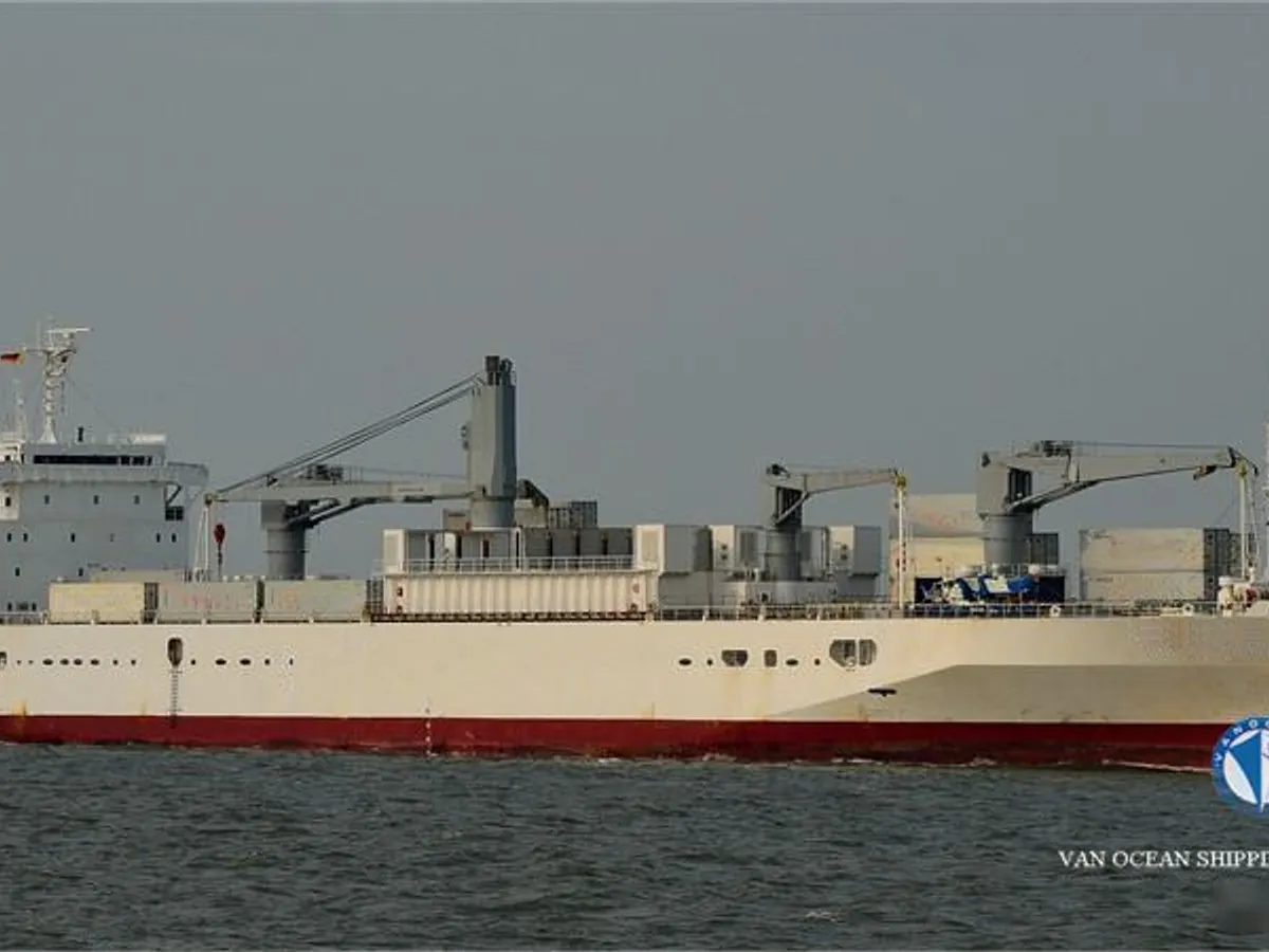 Nave refrigerata in vendita