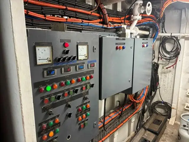 Nave di supporto in vendita