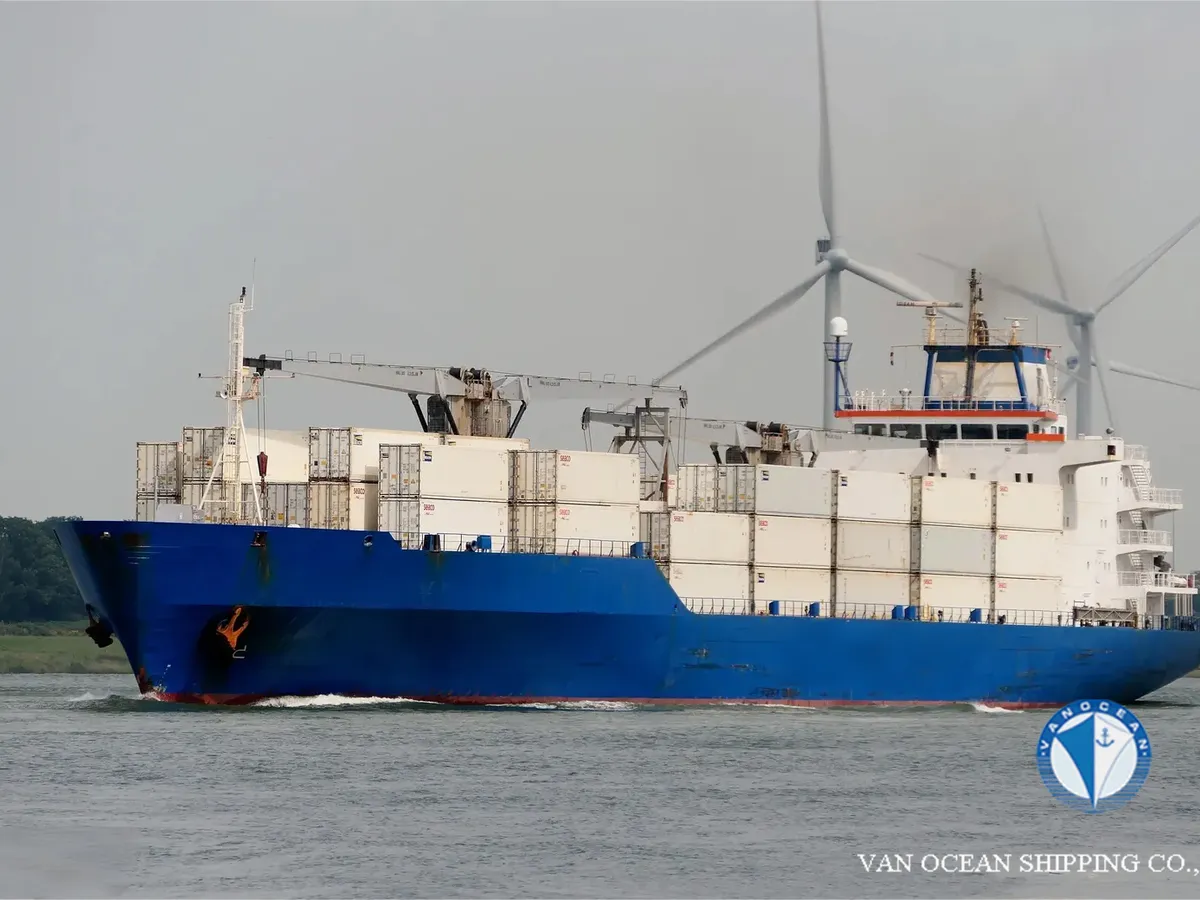 Nave refrigerata in vendita