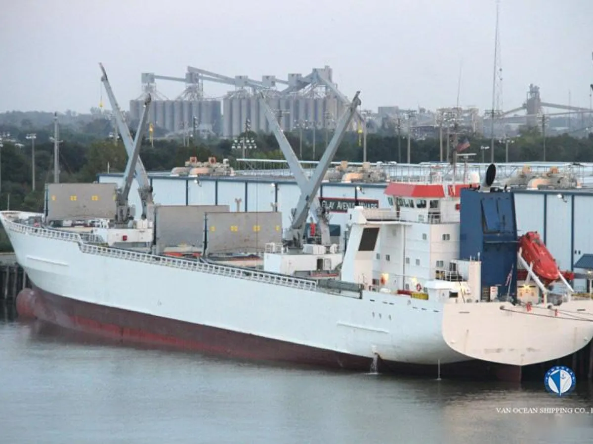 Nave refrigerata in vendita
