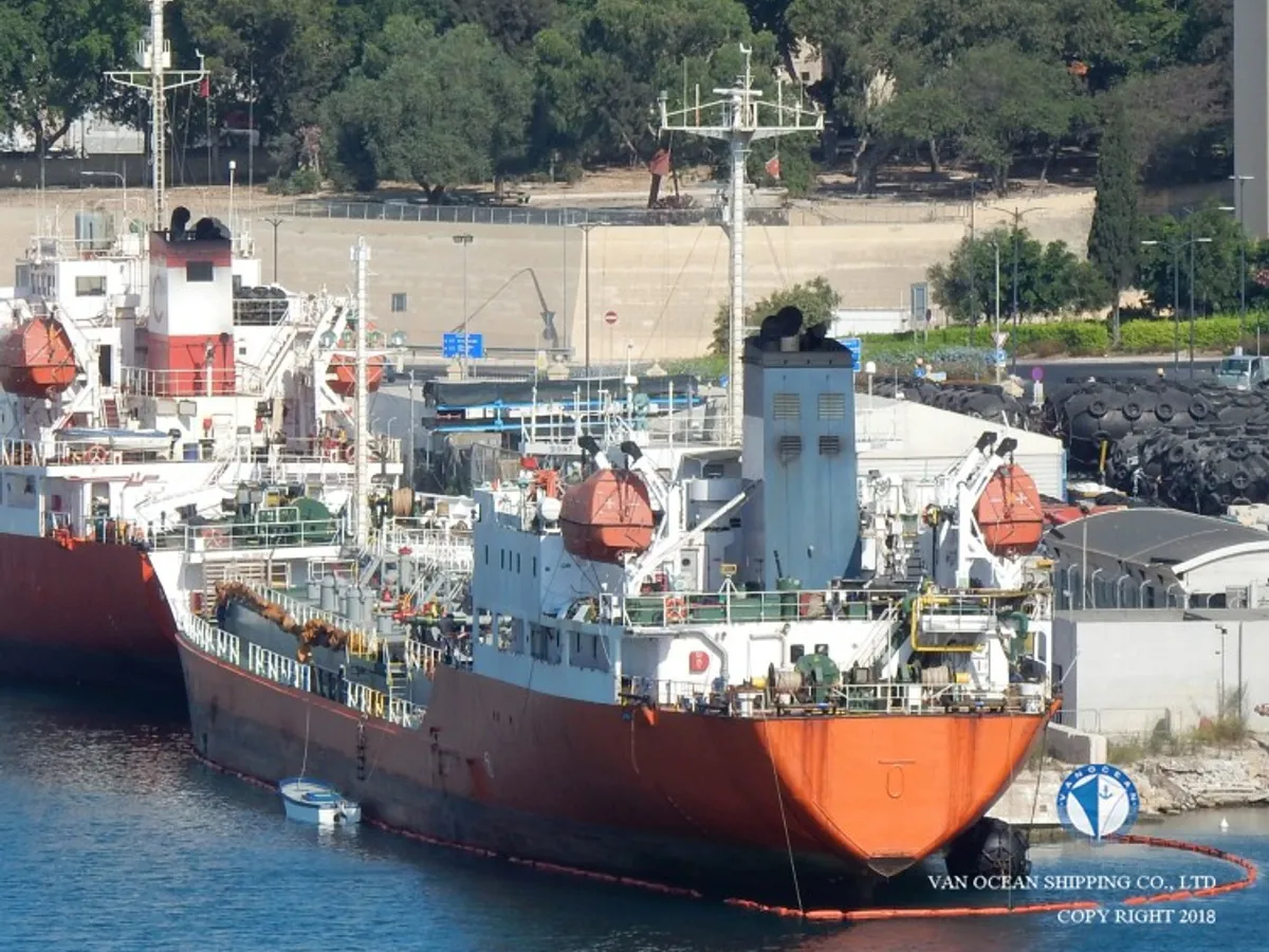 Petroliera/Chimichiera in vendita